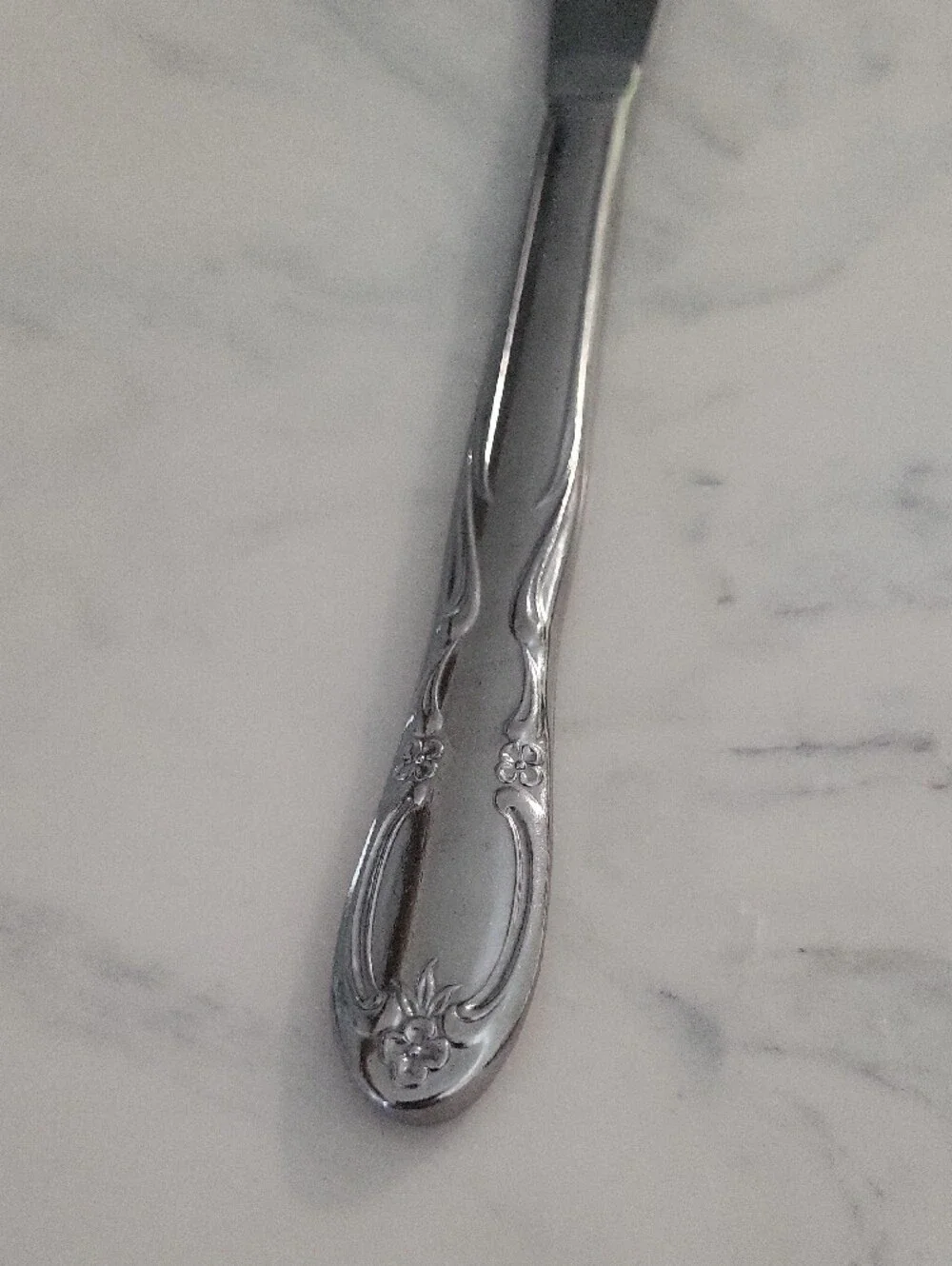 Oneida Silver Stainless Steel Dinner Knife
